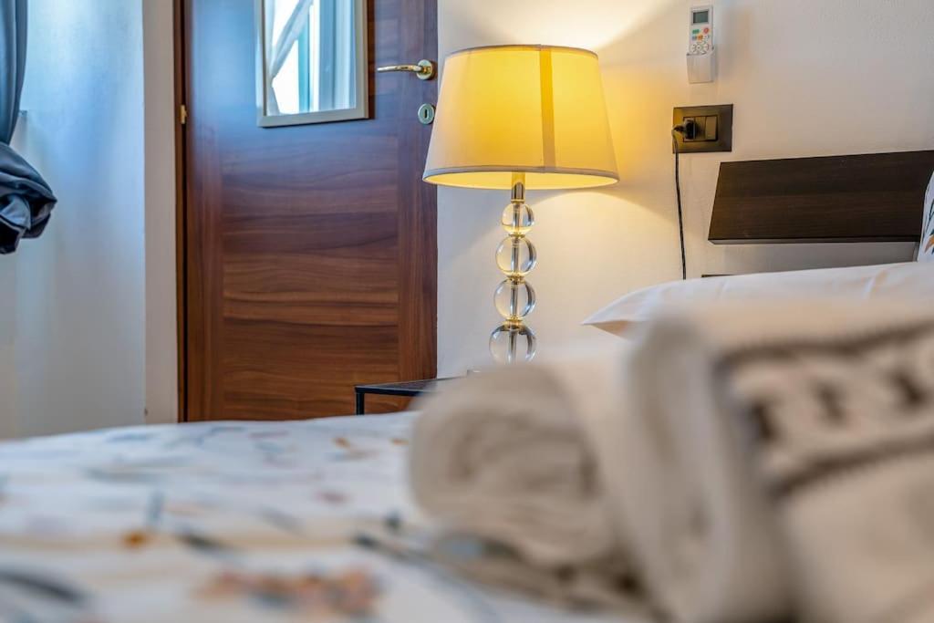 Appartamento Borgo Antico Paruzzaro エクステリア 写真